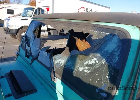 1988 Jeep Wrangler Sport из США, поврежденный, VIN 2BCCZ81K2JB526732